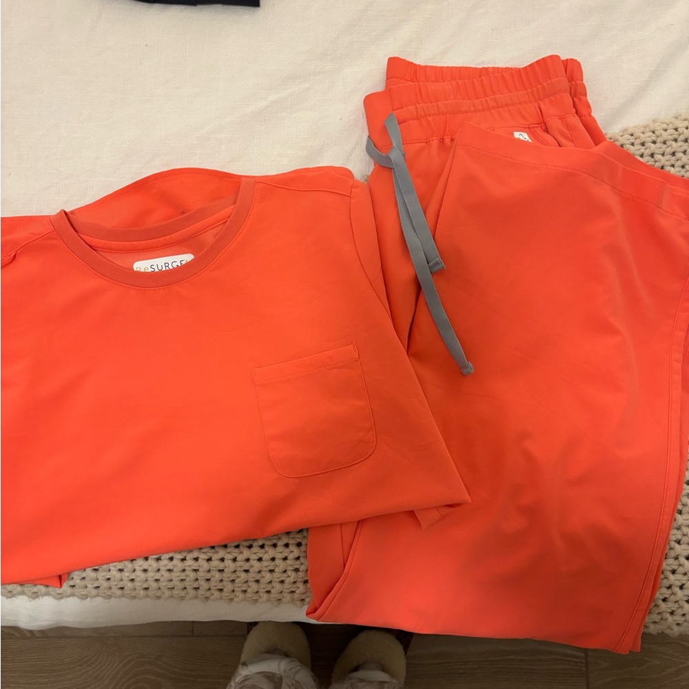 Resurge Scrubs, Large